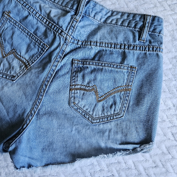 Fashion Nova Hi-Rise Cut-Off Denim Shorts Size Medium (28) - Picture 12 of 12